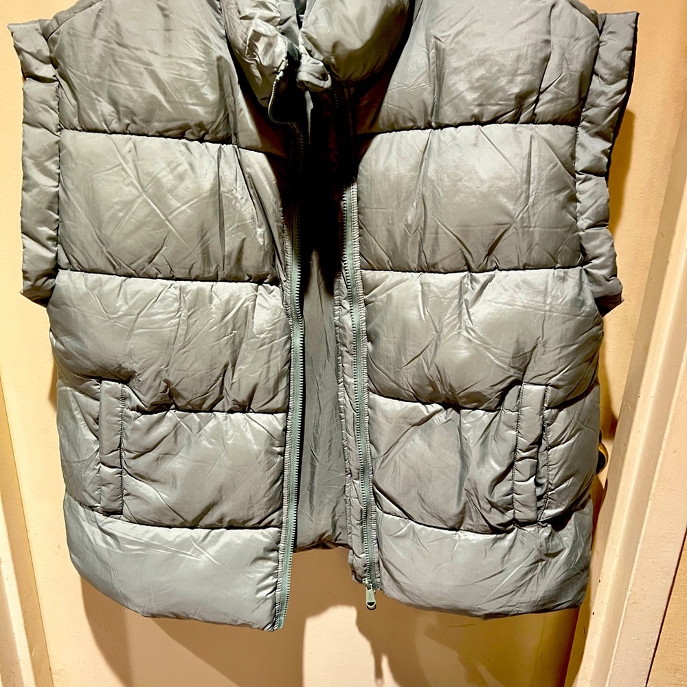 Oversized puffer vest
